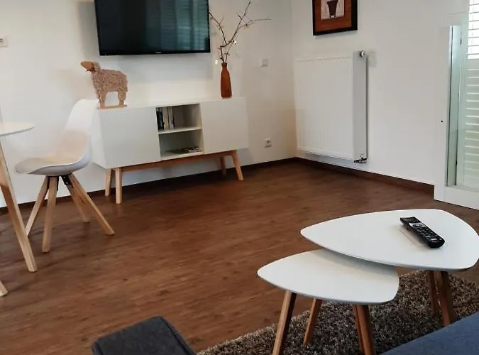 Gemütliche Ferienwohnung, Ländlich und Stadtnah, ruhig gelegen